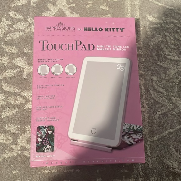 Hello Kitty makeup mirror - Picture 5 of 9